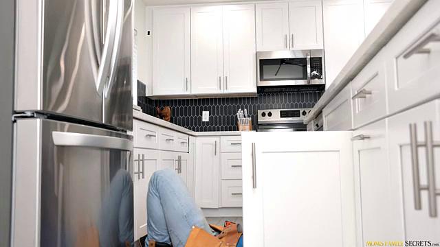 Stepmom Shows How It's Done - S4:E3