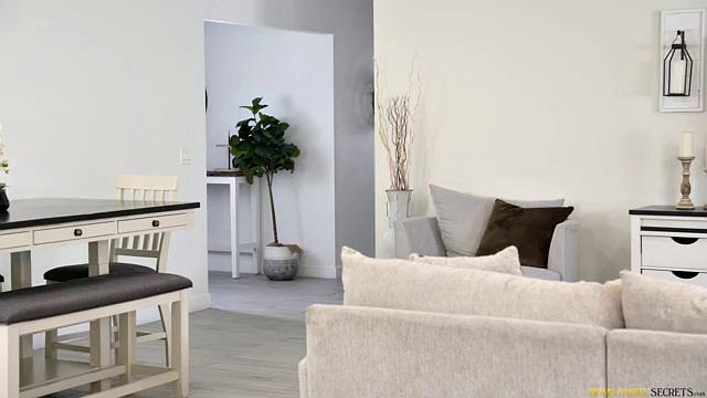 Stepmom Shows How It's Done - S4:E3