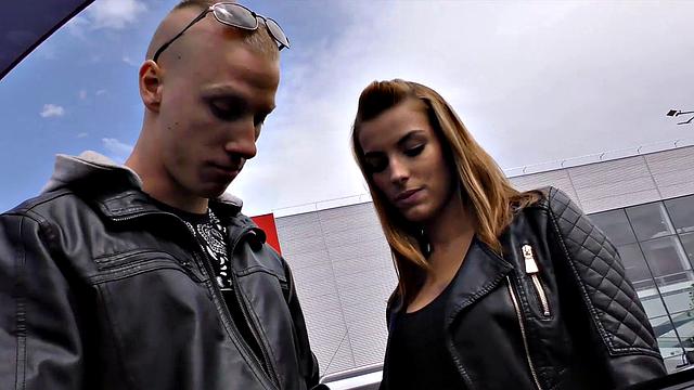 HUNT4K. Bald man sells girlfriend's twat for solid amount