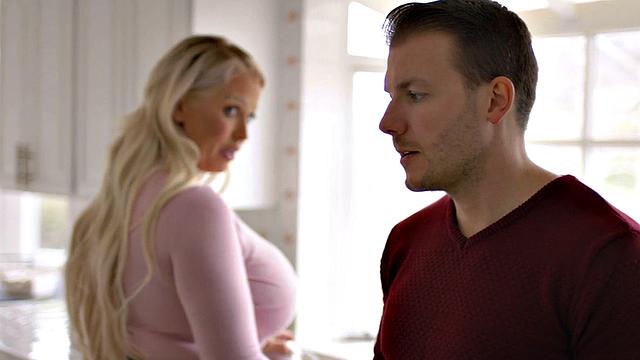 MILF cockriding fucked by nice cock in wet pussy.