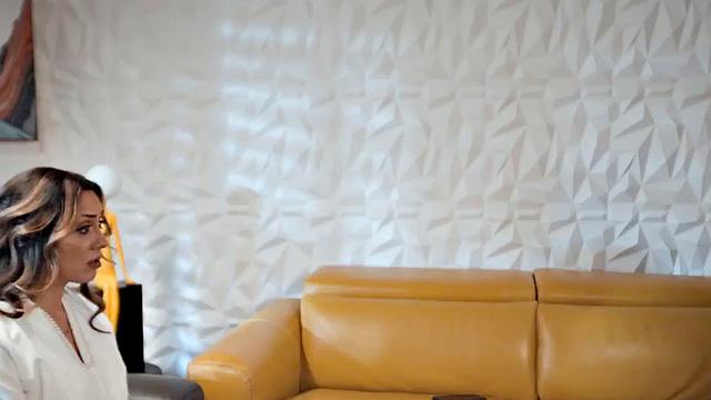 Bigbooty slut fucked by hard dick in wet pussy