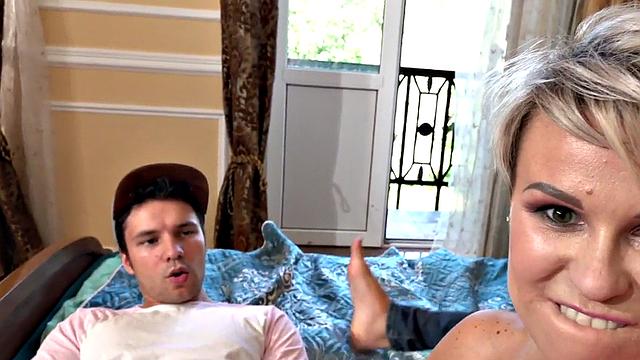 Shorthair babe blowing and getting stuffed in both holes