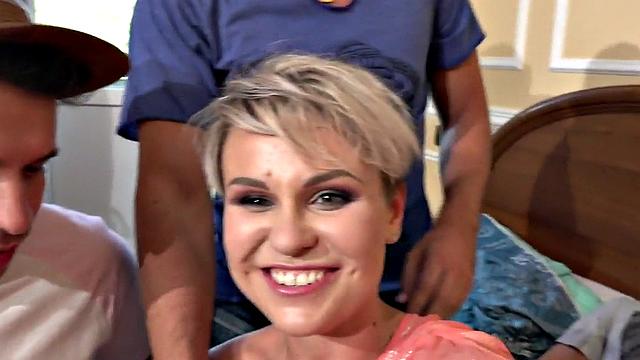 Shorthair babe blowing and getting stuffed in both holes