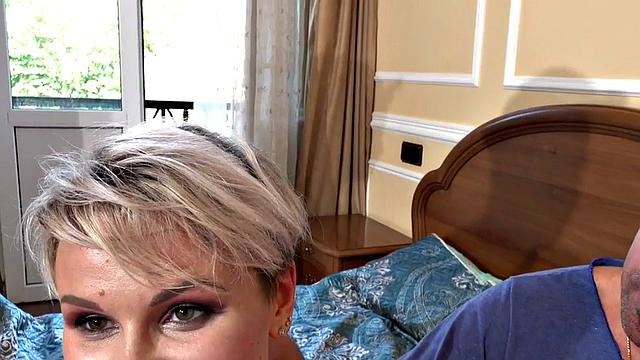 Shorthair babe blowing and getting stuffed in both holes