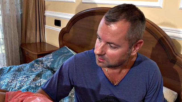 Shorthair babe blowing and getting stuffed in both holes