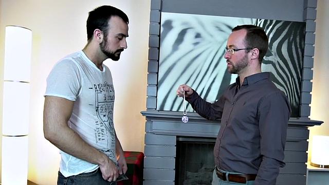 Bubble butt barebacked by stud in interracial threesome