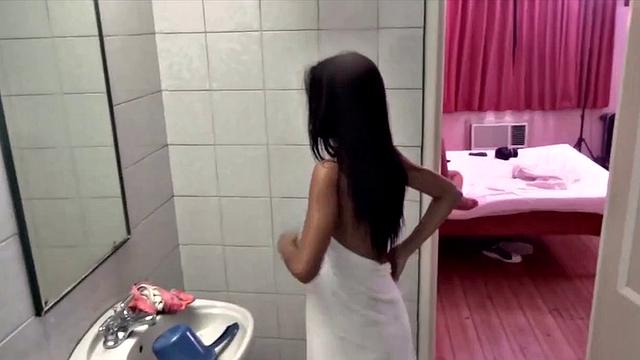 Daisy2 - Shower n Caress - 4min Clip