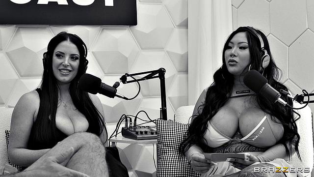 Анжела Уайт и Конни Периньон соблазняют Мануэля Феррару и устраивают жаркое трио прямо в эфире