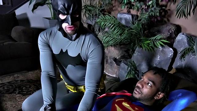 Hung black man barebacking batman after getting blown