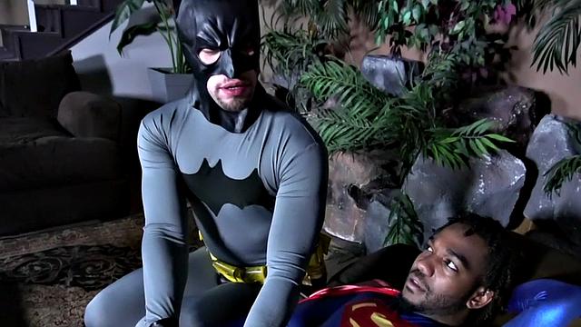 Hung black man barebacking batman after getting blown