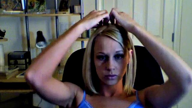 Kylie plays with her pussy in a solo home video