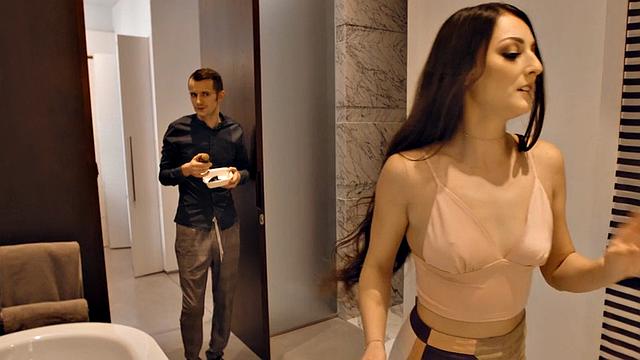 21yo nympho slut fucked by big dick in wet pussy hole