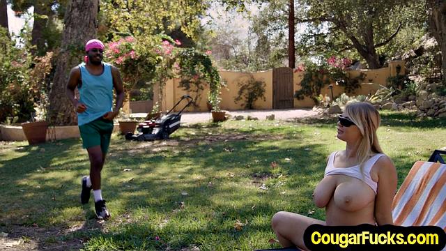 Cockhungry MILF riding BBC outdoors