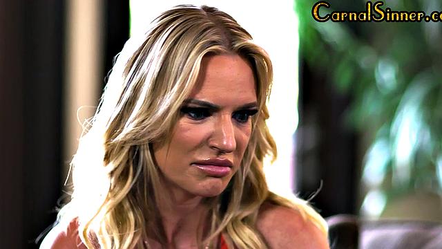 Big-titted lesbian facesitting and muffdiving babe