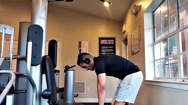 Amateur Damian Jerks Off In Vehicle