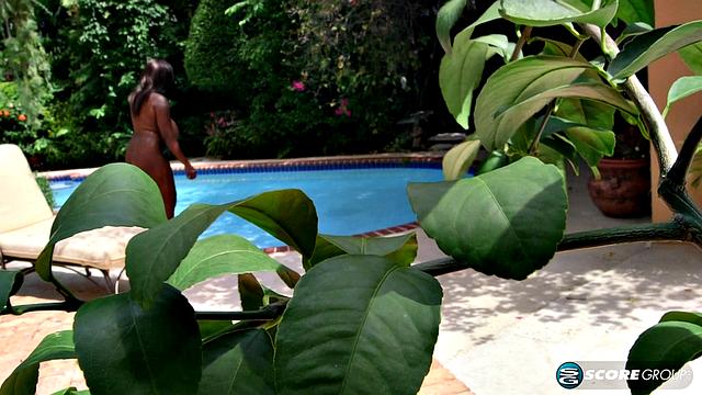 Busty teen Marie Leone gets wet and fingers her pussy