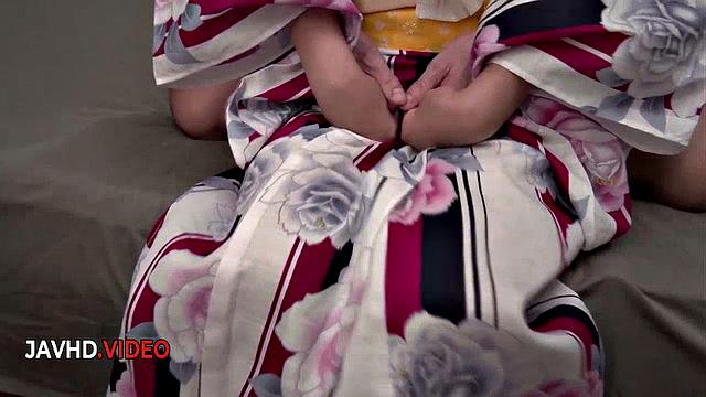 Passionate Asian Beauty Wakaba Onoue Delivers Her Warm Blow Job Thrills