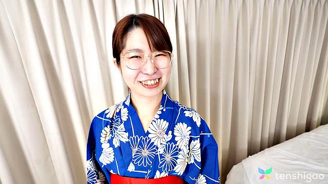 Welcome to our new model, Momoka Azuma