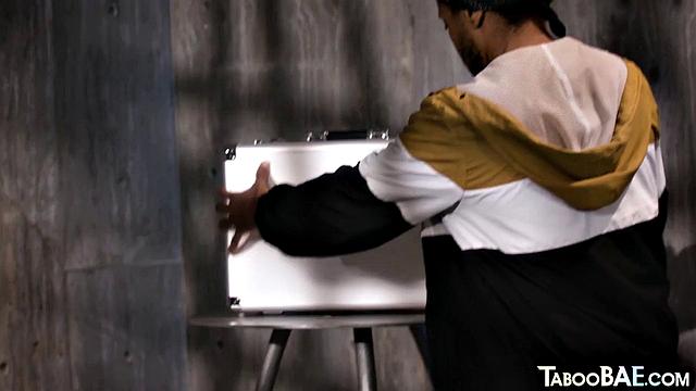 Busty sluts pussybanged 4some