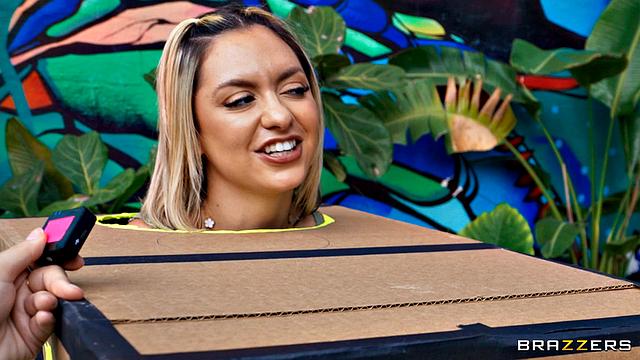 Street Heat Girl In A Box