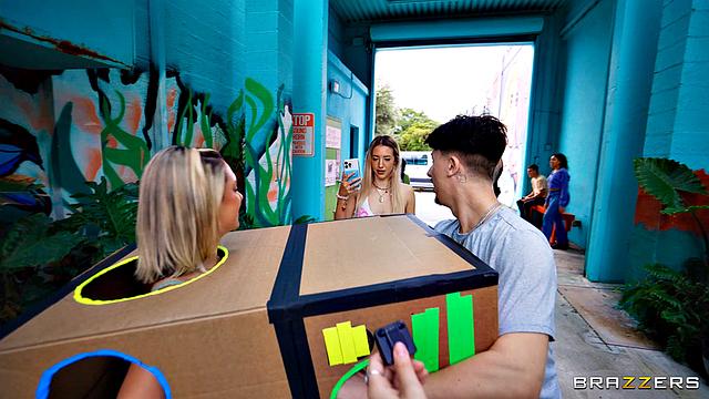 Street Heat Girl In A Box