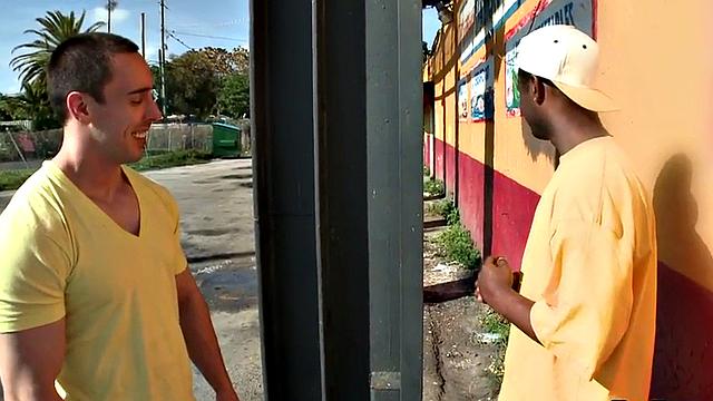 Pulled amateur Nubian fucked outdoor in public