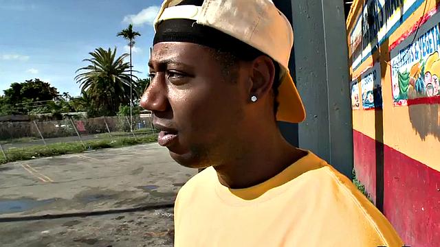 Pulled amateur Nubian fucked outdoor in public