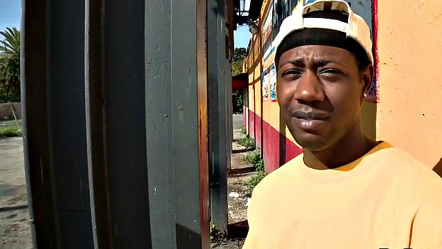 Pulled amateur Nubian fucked outdoor in public