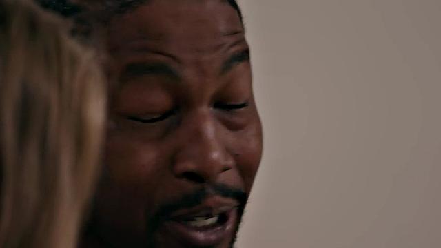 Fullbush beauty enjoys foursome as a swinger