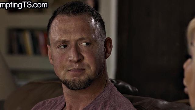 Сочная транса с большими сиськами получает мощный трах от мужика