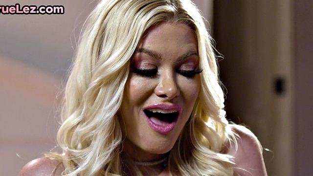 Dirty nympho lesbians love pussy fingering and licking