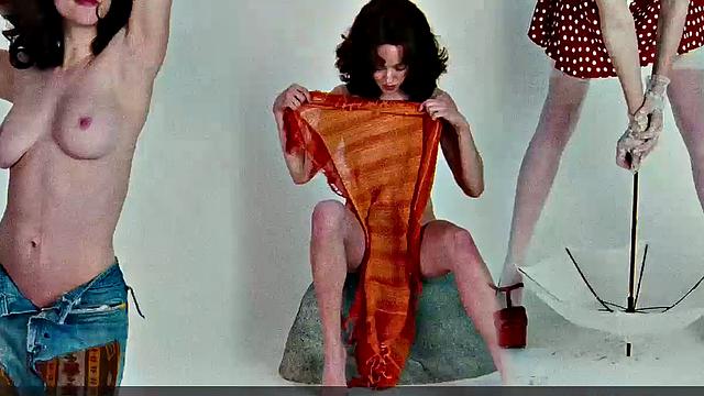 Amanda Seyfried topless moments