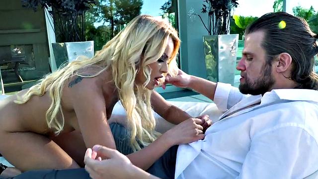 Pornstar babe enjoys outdoor footfetish anal with her hubby