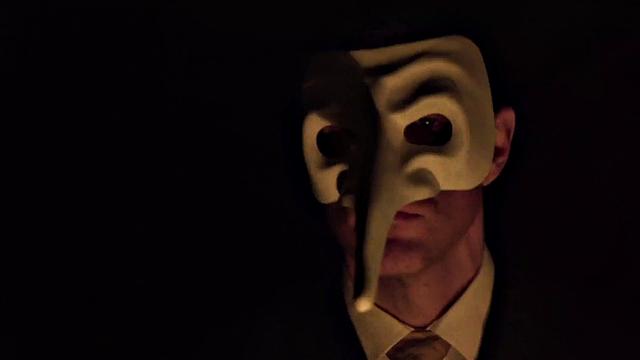 татуированный красавчик сочно сосёт член и кайфует от анального минета