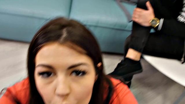 HUNT4K. Man shares GF with car seller for some discount