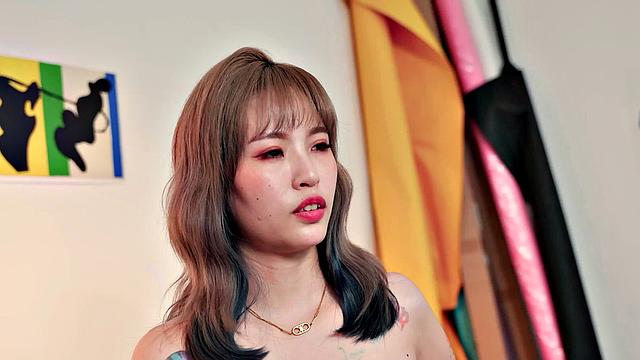 Bad models for a painter and then get him hard so she fucks