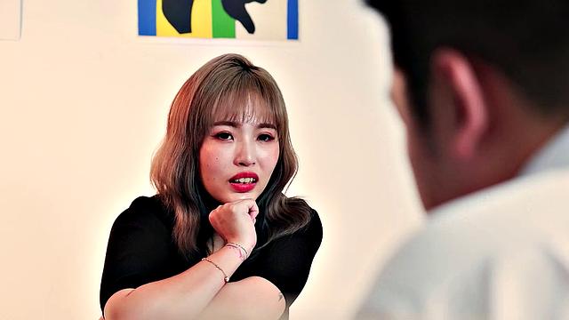 Bad models for a painter and then get him hard so she fucks