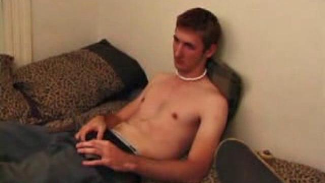 Just back from skateboarding, Michael Whitewood is horny and wants to get off. He pulls out his cock and strokes it up stiff. Then lubes a vibrator and inserts it up his butt, for added stimulation.