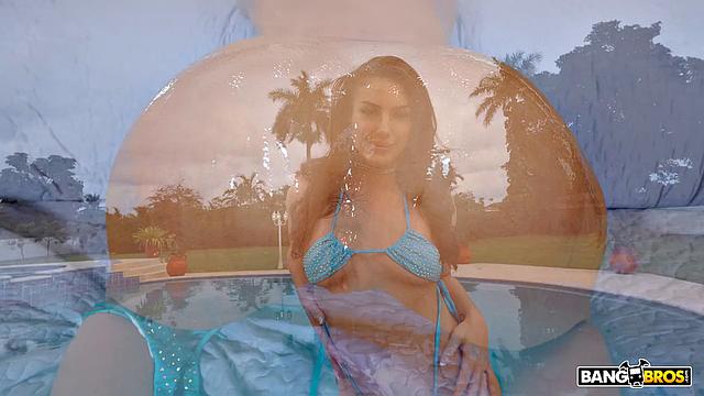 Mandy's Mouthwatering Booty