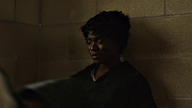 Lesbian inmate pussylicks doctor in prison hospital