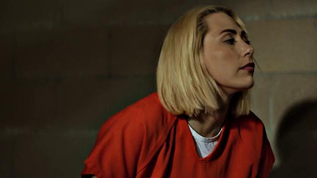 Lesbian inmate pussylicks doctor in prison hospital