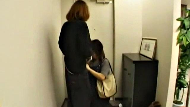 Preggo Japanese gets her pussy drilled