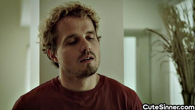 Stunnig bae gets pussylicking by BF