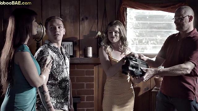 Petite babe sharing cock with busty after scissoring