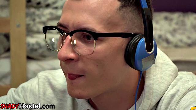 Horny Bigass hostel sluts please guest