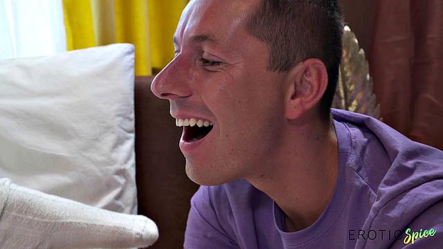 Азиатка May Thai дрочит на камеру и трахается с Nick Ross, когда её застукали соседом по квартире.