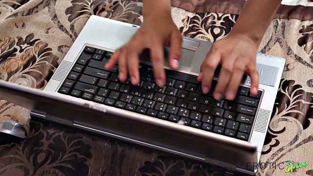 Secret Camgirl Caught by Housemate