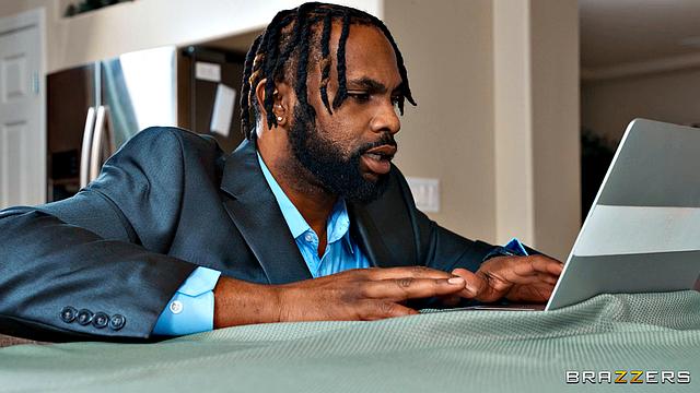 поймала парня на измене и тут же трахнула его соседа