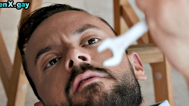 Manly worker barebacked by boss in doggystyle