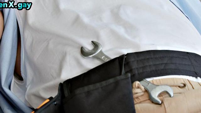 Manly worker barebacked by boss in doggystyle